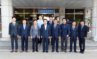 바홍률 목포시장 홍일고선생님과기념촬영