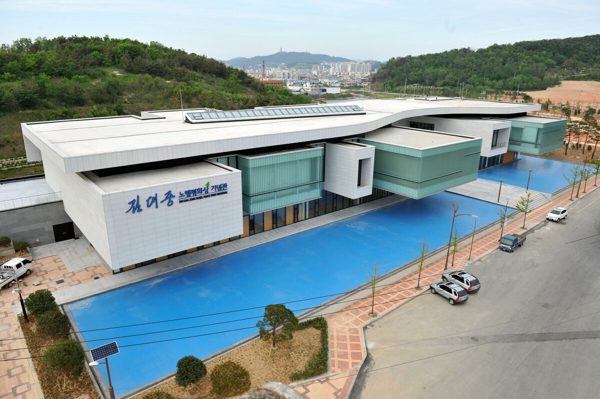 노벨평화상기념관16(2013,5,14,삼학도크레인차).jpg