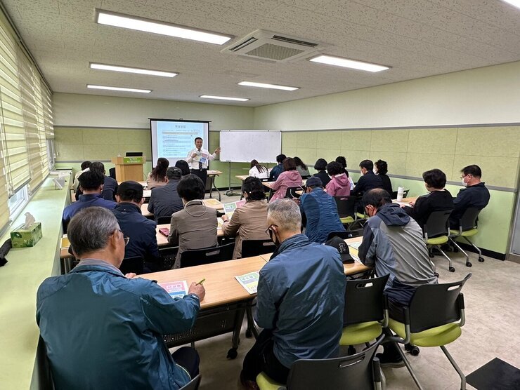 4.24. 특강 사진.jpg